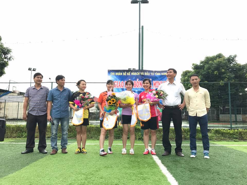 Chi đoàn Thanh niên tổ chức Giải bóng đá mini nữ chào mừng ngày Phụ nữ Việt Nam 20 tháng 10